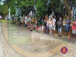 
<a style='margin-left: 5px;' class='btn btn-xs btn-social btn-facebook' href='https://www.facebook.com/sharer/sharer.php?u=https://www.boladovale.com.br/imgs/800-800-90/conteudo/fotos/1425/img3857.jpg' rel='popup' data-width='500' data-height='400'><i class='fa fa-facebook'></i>Compartilhar <span class='hidden-xs'>no Facebook</span>
</a> 
<a class='btn btn-default btn-xs' target='_blank' href='imgs/800-800-90/conteudo/fotos/1425/img3857.jpg'>
<span class='glyphicon glyphicon-cloud-download'></span> Salvar
</a> 
<span></span>