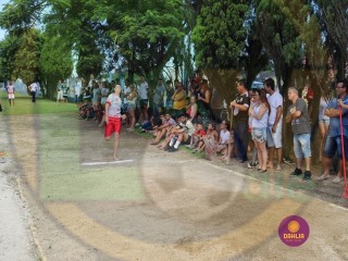 
<a style='margin-left: 5px;' class='btn btn-xs btn-social btn-facebook' href='https://www.facebook.com/sharer/sharer.php?u=https://www.boladovale.com.br/imgs/800-800-90/conteudo/fotos/1425/img3861.jpg' rel='popup' data-width='500' data-height='400'><i class='fa fa-facebook'></i>Compartilhar <span class='hidden-xs'>no Facebook</span>
</a> 
<a class='btn btn-default btn-xs' target='_blank' href='imgs/800-800-90/conteudo/fotos/1425/img3861.jpg'>
<span class='glyphicon glyphicon-cloud-download'></span> Salvar
</a> 
<span></span>