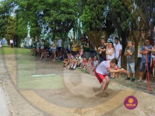 
<a style='margin-left: 5px;' class='btn btn-xs btn-social btn-facebook' href='https://www.facebook.com/sharer/sharer.php?u=https://www.boladovale.com.br/imgs/800-800-90/conteudo/fotos/1425/img3867.jpg' rel='popup' data-width='500' data-height='400'><i class='fa fa-facebook'></i>Compartilhar <span class='hidden-xs'>no Facebook</span>
</a> 
<a class='btn btn-default btn-xs' target='_blank' href='imgs/800-800-90/conteudo/fotos/1425/img3867.jpg'>
<span class='glyphicon glyphicon-cloud-download'></span> Salvar
</a> 
<span></span>