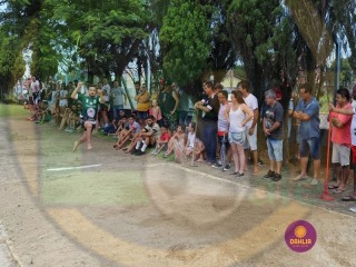 
<a style='margin-left: 5px;' class='btn btn-xs btn-social btn-facebook' href='https://www.facebook.com/sharer/sharer.php?u=https://www.boladovale.com.br/imgs/800-800-90/conteudo/fotos/1425/img3881.jpg' rel='popup' data-width='500' data-height='400'><i class='fa fa-facebook'></i>Compartilhar <span class='hidden-xs'>no Facebook</span>
</a> 
<a class='btn btn-default btn-xs' target='_blank' href='imgs/800-800-90/conteudo/fotos/1425/img3881.jpg'>
<span class='glyphicon glyphicon-cloud-download'></span> Salvar
</a> 
<span></span>