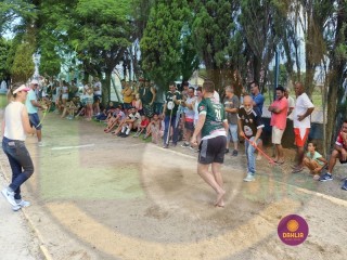 
<a style='margin-left: 5px;' class='btn btn-xs btn-social btn-facebook' href='https://www.facebook.com/sharer/sharer.php?u=https://www.boladovale.com.br/imgs/800-800-90/conteudo/fotos/1425/img3887.jpg' rel='popup' data-width='500' data-height='400'><i class='fa fa-facebook'></i>Compartilhar <span class='hidden-xs'>no Facebook</span>
</a> 
<a class='btn btn-default btn-xs' target='_blank' href='imgs/800-800-90/conteudo/fotos/1425/img3887.jpg'>
<span class='glyphicon glyphicon-cloud-download'></span> Salvar
</a> 
<span></span>