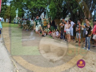 
<a style='margin-left: 5px;' class='btn btn-xs btn-social btn-facebook' href='https://www.facebook.com/sharer/sharer.php?u=https://www.boladovale.com.br/imgs/800-800-90/conteudo/fotos/1425/img3889.jpg' rel='popup' data-width='500' data-height='400'><i class='fa fa-facebook'></i>Compartilhar <span class='hidden-xs'>no Facebook</span>
</a> 
<a class='btn btn-default btn-xs' target='_blank' href='imgs/800-800-90/conteudo/fotos/1425/img3889.jpg'>
<span class='glyphicon glyphicon-cloud-download'></span> Salvar
</a> 
<span></span>