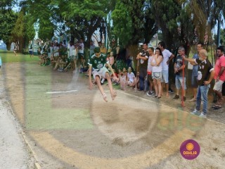 
<a style='margin-left: 5px;' class='btn btn-xs btn-social btn-facebook' href='https://www.facebook.com/sharer/sharer.php?u=https://www.boladovale.com.br/imgs/800-800-90/conteudo/fotos/1425/img3890.jpg' rel='popup' data-width='500' data-height='400'><i class='fa fa-facebook'></i>Compartilhar <span class='hidden-xs'>no Facebook</span>
</a> 
<a class='btn btn-default btn-xs' target='_blank' href='imgs/800-800-90/conteudo/fotos/1425/img3890.jpg'>
<span class='glyphicon glyphicon-cloud-download'></span> Salvar
</a> 
<span></span>