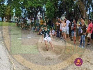 
<a style='margin-left: 5px;' class='btn btn-xs btn-social btn-facebook' href='https://www.facebook.com/sharer/sharer.php?u=https://www.boladovale.com.br/imgs/800-800-90/conteudo/fotos/1425/img3891.jpg' rel='popup' data-width='500' data-height='400'><i class='fa fa-facebook'></i>Compartilhar <span class='hidden-xs'>no Facebook</span>
</a> 
<a class='btn btn-default btn-xs' target='_blank' href='imgs/800-800-90/conteudo/fotos/1425/img3891.jpg'>
<span class='glyphicon glyphicon-cloud-download'></span> Salvar
</a> 
<span></span>
