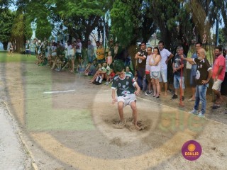 
<a style='margin-left: 5px;' class='btn btn-xs btn-social btn-facebook' href='https://www.facebook.com/sharer/sharer.php?u=https://www.boladovale.com.br/imgs/800-800-90/conteudo/fotos/1425/img3892.jpg' rel='popup' data-width='500' data-height='400'><i class='fa fa-facebook'></i>Compartilhar <span class='hidden-xs'>no Facebook</span>
</a> 
<a class='btn btn-default btn-xs' target='_blank' href='imgs/800-800-90/conteudo/fotos/1425/img3892.jpg'>
<span class='glyphicon glyphicon-cloud-download'></span> Salvar
</a> 
<span></span>