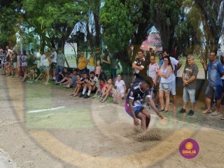 
<a style='margin-left: 5px;' class='btn btn-xs btn-social btn-facebook' href='https://www.facebook.com/sharer/sharer.php?u=https://www.boladovale.com.br/imgs/800-800-90/conteudo/fotos/1425/img3913.jpg' rel='popup' data-width='500' data-height='400'><i class='fa fa-facebook'></i>Compartilhar <span class='hidden-xs'>no Facebook</span>
</a> 
<a class='btn btn-default btn-xs' target='_blank' href='imgs/800-800-90/conteudo/fotos/1425/img3913.jpg'>
<span class='glyphicon glyphicon-cloud-download'></span> Salvar
</a> 
<span></span>