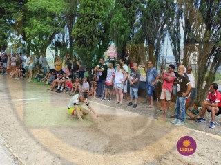 
<a style='margin-left: 5px;' class='btn btn-xs btn-social btn-facebook' href='https://www.facebook.com/sharer/sharer.php?u=https://www.boladovale.com.br/imgs/800-800-90/conteudo/fotos/1425/img3925.jpg' rel='popup' data-width='500' data-height='400'><i class='fa fa-facebook'></i>Compartilhar <span class='hidden-xs'>no Facebook</span>
</a> 
<a class='btn btn-default btn-xs' target='_blank' href='imgs/800-800-90/conteudo/fotos/1425/img3925.jpg'>
<span class='glyphicon glyphicon-cloud-download'></span> Salvar
</a> 
<span></span>
