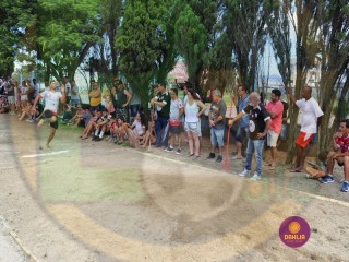
<a style='margin-left: 5px;' class='btn btn-xs btn-social btn-facebook' href='https://www.facebook.com/sharer/sharer.php?u=https://www.boladovale.com.br/imgs/800-800-90/conteudo/fotos/1425/img3929.jpg' rel='popup' data-width='500' data-height='400'><i class='fa fa-facebook'></i>Compartilhar <span class='hidden-xs'>no Facebook</span>
</a> 
<a class='btn btn-default btn-xs' target='_blank' href='imgs/800-800-90/conteudo/fotos/1425/img3929.jpg'>
<span class='glyphicon glyphicon-cloud-download'></span> Salvar
</a> 
<span></span>