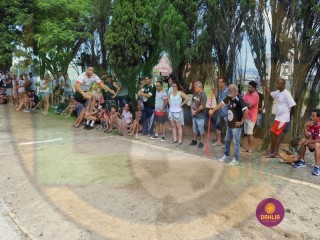 
<a style='margin-left: 5px;' class='btn btn-xs btn-social btn-facebook' href='https://www.facebook.com/sharer/sharer.php?u=https://www.boladovale.com.br/imgs/800-800-90/conteudo/fotos/1425/img3931.jpg' rel='popup' data-width='500' data-height='400'><i class='fa fa-facebook'></i>Compartilhar <span class='hidden-xs'>no Facebook</span>
</a> 
<a class='btn btn-default btn-xs' target='_blank' href='imgs/800-800-90/conteudo/fotos/1425/img3931.jpg'>
<span class='glyphicon glyphicon-cloud-download'></span> Salvar
</a> 
<span></span>