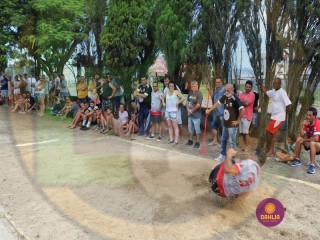 
<a style='margin-left: 5px;' class='btn btn-xs btn-social btn-facebook' href='https://www.facebook.com/sharer/sharer.php?u=https://www.boladovale.com.br/imgs/800-800-90/conteudo/fotos/1425/img3936.jpg' rel='popup' data-width='500' data-height='400'><i class='fa fa-facebook'></i>Compartilhar <span class='hidden-xs'>no Facebook</span>
</a> 
<a class='btn btn-default btn-xs' target='_blank' href='imgs/800-800-90/conteudo/fotos/1425/img3936.jpg'>
<span class='glyphicon glyphicon-cloud-download'></span> Salvar
</a> 
<span></span>