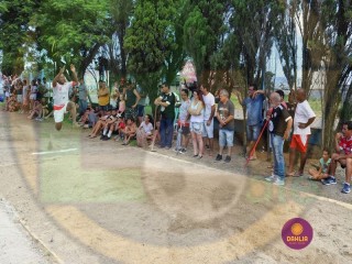 
<a style='margin-left: 5px;' class='btn btn-xs btn-social btn-facebook' href='https://www.facebook.com/sharer/sharer.php?u=https://www.boladovale.com.br/imgs/800-800-90/conteudo/fotos/1425/img3938.jpg' rel='popup' data-width='500' data-height='400'><i class='fa fa-facebook'></i>Compartilhar <span class='hidden-xs'>no Facebook</span>
</a> 
<a class='btn btn-default btn-xs' target='_blank' href='imgs/800-800-90/conteudo/fotos/1425/img3938.jpg'>
<span class='glyphicon glyphicon-cloud-download'></span> Salvar
</a> 
<span></span>