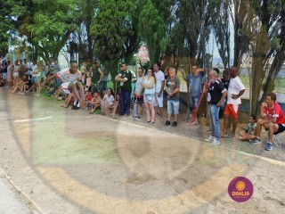
<a style='margin-left: 5px;' class='btn btn-xs btn-social btn-facebook' href='https://www.facebook.com/sharer/sharer.php?u=https://www.boladovale.com.br/imgs/800-800-90/conteudo/fotos/1425/img3940.jpg' rel='popup' data-width='500' data-height='400'><i class='fa fa-facebook'></i>Compartilhar <span class='hidden-xs'>no Facebook</span>
</a> 
<a class='btn btn-default btn-xs' target='_blank' href='imgs/800-800-90/conteudo/fotos/1425/img3940.jpg'>
<span class='glyphicon glyphicon-cloud-download'></span> Salvar
</a> 
<span></span>