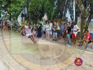 
<a style='margin-left: 5px;' class='btn btn-xs btn-social btn-facebook' href='https://www.facebook.com/sharer/sharer.php?u=https://www.boladovale.com.br/imgs/800-800-90/conteudo/fotos/1425/img3941.jpg' rel='popup' data-width='500' data-height='400'><i class='fa fa-facebook'></i>Compartilhar <span class='hidden-xs'>no Facebook</span>
</a> 
<a class='btn btn-default btn-xs' target='_blank' href='imgs/800-800-90/conteudo/fotos/1425/img3941.jpg'>
<span class='glyphicon glyphicon-cloud-download'></span> Salvar
</a> 
<span></span>