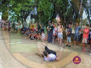 
<a style='margin-left: 5px;' class='btn btn-xs btn-social btn-facebook' href='https://www.facebook.com/sharer/sharer.php?u=https://www.boladovale.com.br/imgs/800-800-90/conteudo/fotos/1425/img3954.jpg' rel='popup' data-width='500' data-height='400'><i class='fa fa-facebook'></i>Compartilhar <span class='hidden-xs'>no Facebook</span>
</a> 
<a class='btn btn-default btn-xs' target='_blank' href='imgs/800-800-90/conteudo/fotos/1425/img3954.jpg'>
<span class='glyphicon glyphicon-cloud-download'></span> Salvar
</a> 
<span></span>