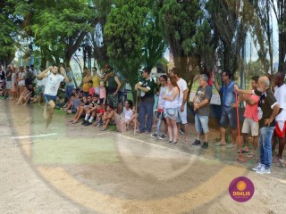 
<a style='margin-left: 5px;' class='btn btn-xs btn-social btn-facebook' href='https://www.facebook.com/sharer/sharer.php?u=https://www.boladovale.com.br/imgs/800-800-90/conteudo/fotos/1425/img3955.jpg' rel='popup' data-width='500' data-height='400'><i class='fa fa-facebook'></i>Compartilhar <span class='hidden-xs'>no Facebook</span>
</a> 
<a class='btn btn-default btn-xs' target='_blank' href='imgs/800-800-90/conteudo/fotos/1425/img3955.jpg'>
<span class='glyphicon glyphicon-cloud-download'></span> Salvar
</a> 
<span></span>