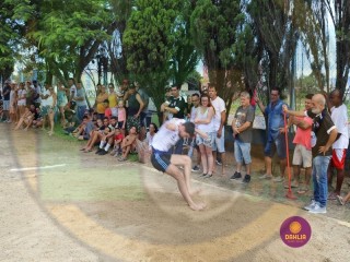 
<a style='margin-left: 5px;' class='btn btn-xs btn-social btn-facebook' href='https://www.facebook.com/sharer/sharer.php?u=https://www.boladovale.com.br/imgs/800-800-90/conteudo/fotos/1425/img3959.jpg' rel='popup' data-width='500' data-height='400'><i class='fa fa-facebook'></i>Compartilhar <span class='hidden-xs'>no Facebook</span>
</a> 
<a class='btn btn-default btn-xs' target='_blank' href='imgs/800-800-90/conteudo/fotos/1425/img3959.jpg'>
<span class='glyphicon glyphicon-cloud-download'></span> Salvar
</a> 
<span></span>