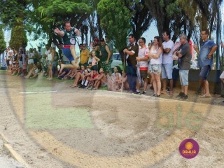 
<a style='margin-left: 5px;' class='btn btn-xs btn-social btn-facebook' href='https://www.facebook.com/sharer/sharer.php?u=https://www.boladovale.com.br/imgs/800-800-90/conteudo/fotos/1425/img3977.jpg' rel='popup' data-width='500' data-height='400'><i class='fa fa-facebook'></i>Compartilhar <span class='hidden-xs'>no Facebook</span>
</a> 
<a class='btn btn-default btn-xs' target='_blank' href='imgs/800-800-90/conteudo/fotos/1425/img3977.jpg'>
<span class='glyphicon glyphicon-cloud-download'></span> Salvar
</a> 
<span></span>