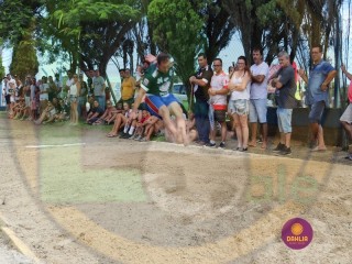 
<a style='margin-left: 5px;' class='btn btn-xs btn-social btn-facebook' href='https://www.facebook.com/sharer/sharer.php?u=https://www.boladovale.com.br/imgs/800-800-90/conteudo/fotos/1425/img3979.jpg' rel='popup' data-width='500' data-height='400'><i class='fa fa-facebook'></i>Compartilhar <span class='hidden-xs'>no Facebook</span>
</a> 
<a class='btn btn-default btn-xs' target='_blank' href='imgs/800-800-90/conteudo/fotos/1425/img3979.jpg'>
<span class='glyphicon glyphicon-cloud-download'></span> Salvar
</a> 
<span></span>