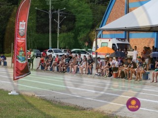 
<a style='margin-left: 5px;' class='btn btn-xs btn-social btn-facebook' href='https://www.facebook.com/sharer/sharer.php?u=https://www.boladovale.com.br/imgs/800-800-90/conteudo/fotos/1427/img4203.jpg' rel='popup' data-width='500' data-height='400'><i class='fa fa-facebook'></i>Compartilhar <span class='hidden-xs'>no Facebook</span>
</a> 
<a class='btn btn-default btn-xs' target='_blank' href='imgs/800-800-90/conteudo/fotos/1427/img4203.jpg'>
<span class='glyphicon glyphicon-cloud-download'></span> Salvar
</a> 
<span></span>