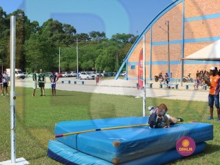 
<a style='margin-left: 5px;' class='btn btn-xs btn-social btn-facebook' href='https://www.facebook.com/sharer/sharer.php?u=https://www.boladovale.com.br/imgs/800-800-90/conteudo/fotos/1427/img6729.jpg' rel='popup' data-width='500' data-height='400'><i class='fa fa-facebook'></i>Compartilhar <span class='hidden-xs'>no Facebook</span>
</a> 
<a class='btn btn-default btn-xs' target='_blank' href='imgs/800-800-90/conteudo/fotos/1427/img6729.jpg'>
<span class='glyphicon glyphicon-cloud-download'></span> Salvar
</a> 
<span></span>