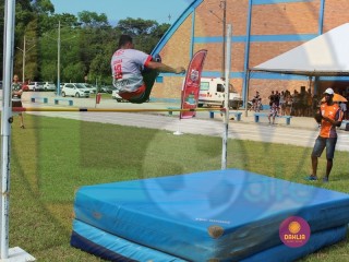 
<a style='margin-left: 5px;' class='btn btn-xs btn-social btn-facebook' href='https://www.facebook.com/sharer/sharer.php?u=https://www.boladovale.com.br/imgs/800-800-90/conteudo/fotos/1427/img6760.jpg' rel='popup' data-width='500' data-height='400'><i class='fa fa-facebook'></i>Compartilhar <span class='hidden-xs'>no Facebook</span>
</a> 
<a class='btn btn-default btn-xs' target='_blank' href='imgs/800-800-90/conteudo/fotos/1427/img6760.jpg'>
<span class='glyphicon glyphicon-cloud-download'></span> Salvar
</a> 
<span></span>