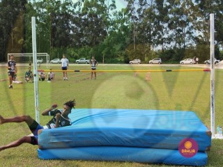 
<a style='margin-left: 5px;' class='btn btn-xs btn-social btn-facebook' href='https://www.facebook.com/sharer/sharer.php?u=https://www.boladovale.com.br/imgs/800-800-90/conteudo/fotos/1427/img6774.jpg' rel='popup' data-width='500' data-height='400'><i class='fa fa-facebook'></i>Compartilhar <span class='hidden-xs'>no Facebook</span>
</a> 
<a class='btn btn-default btn-xs' target='_blank' href='imgs/800-800-90/conteudo/fotos/1427/img6774.jpg'>
<span class='glyphicon glyphicon-cloud-download'></span> Salvar
</a> 
<span></span>