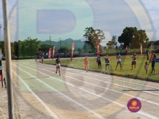 
<a style='margin-left: 5px;' class='btn btn-xs btn-social btn-facebook' href='https://www.facebook.com/sharer/sharer.php?u=https://www.boladovale.com.br/imgs/800-800-90/conteudo/fotos/1428/img6965.jpg' rel='popup' data-width='500' data-height='400'><i class='fa fa-facebook'></i>Compartilhar <span class='hidden-xs'>no Facebook</span>
</a> 
<a class='btn btn-default btn-xs' target='_blank' href='imgs/800-800-90/conteudo/fotos/1428/img6965.jpg'>
<span class='glyphicon glyphicon-cloud-download'></span> Salvar
</a> 
<span></span>