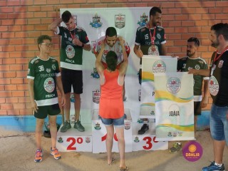 
<a style='margin-left: 5px;' class='btn btn-xs btn-social btn-facebook' href='https://www.facebook.com/sharer/sharer.php?u=https://www.boladovale.com.br/imgs/800-800-90/conteudo/fotos/1429/img7352.jpg' rel='popup' data-width='500' data-height='400'><i class='fa fa-facebook'></i>Compartilhar <span class='hidden-xs'>no Facebook</span>
</a> 
<a class='btn btn-default btn-xs' target='_blank' href='imgs/800-800-90/conteudo/fotos/1429/img7352.jpg'>
<span class='glyphicon glyphicon-cloud-download'></span> Salvar
</a> 
<span></span>