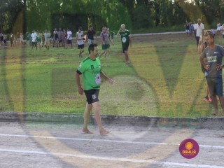 
<a style='margin-left: 5px;' class='btn btn-xs btn-social btn-facebook' href='https://www.facebook.com/sharer/sharer.php?u=https://www.boladovale.com.br/imgs/800-800-90/conteudo/fotos/1431/img7288.jpg' rel='popup' data-width='500' data-height='400'><i class='fa fa-facebook'></i>Compartilhar <span class='hidden-xs'>no Facebook</span>
</a> 
<a class='btn btn-default btn-xs' target='_blank' href='imgs/800-800-90/conteudo/fotos/1431/img7288.jpg'>
<span class='glyphicon glyphicon-cloud-download'></span> Salvar
</a> 
<span></span>