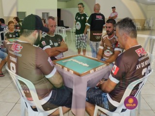 
<a style='margin-left: 5px;' class='btn btn-xs btn-social btn-facebook' href='https://www.facebook.com/sharer/sharer.php?u=https://www.boladovale.com.br/imgs/800-800-90/conteudo/fotos/1432/img7438.jpg' rel='popup' data-width='500' data-height='400'><i class='fa fa-facebook'></i>Compartilhar <span class='hidden-xs'>no Facebook</span>
</a> 
<a class='btn btn-default btn-xs' target='_blank' href='imgs/800-800-90/conteudo/fotos/1432/img7438.jpg'>
<span class='glyphicon glyphicon-cloud-download'></span> Salvar
</a> 
<span></span>