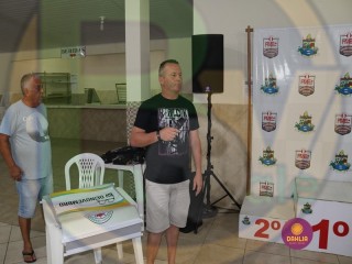 
<a style='margin-left: 5px;' class='btn btn-xs btn-social btn-facebook' href='https://www.facebook.com/sharer/sharer.php?u=https://www.boladovale.com.br/imgs/800-800-90/conteudo/fotos/1432/img7449.jpg' rel='popup' data-width='500' data-height='400'><i class='fa fa-facebook'></i>Compartilhar <span class='hidden-xs'>no Facebook</span>
</a> 
<a class='btn btn-default btn-xs' target='_blank' href='imgs/800-800-90/conteudo/fotos/1432/img7449.jpg'>
<span class='glyphicon glyphicon-cloud-download'></span> Salvar
</a> 
<span></span>