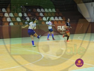 
<a style='margin-left: 5px;' class='btn btn-xs btn-social btn-facebook' href='https://www.facebook.com/sharer/sharer.php?u=https://www.boladovale.com.br/imgs/800-800-90/conteudo/fotos/1433/img7263.jpg' rel='popup' data-width='500' data-height='400'><i class='fa fa-facebook'></i>Compartilhar <span class='hidden-xs'>no Facebook</span>
</a> 
<a class='btn btn-default btn-xs' target='_blank' href='imgs/800-800-90/conteudo/fotos/1433/img7263.jpg'>
<span class='glyphicon glyphicon-cloud-download'></span> Salvar
</a> 
<span></span>