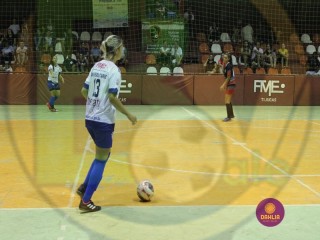 
<a style='margin-left: 5px;' class='btn btn-xs btn-social btn-facebook' href='https://www.facebook.com/sharer/sharer.php?u=https://www.boladovale.com.br/imgs/800-800-90/conteudo/fotos/1433/img7291.jpg' rel='popup' data-width='500' data-height='400'><i class='fa fa-facebook'></i>Compartilhar <span class='hidden-xs'>no Facebook</span>
</a> 
<a class='btn btn-default btn-xs' target='_blank' href='imgs/800-800-90/conteudo/fotos/1433/img7291.jpg'>
<span class='glyphicon glyphicon-cloud-download'></span> Salvar
</a> 
<span></span>