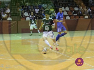 
<a style='margin-left: 5px;' class='btn btn-xs btn-social btn-facebook' href='https://www.facebook.com/sharer/sharer.php?u=https://www.boladovale.com.br/imgs/800-800-90/conteudo/fotos/1434/img7405.jpg' rel='popup' data-width='500' data-height='400'><i class='fa fa-facebook'></i>Compartilhar <span class='hidden-xs'>no Facebook</span>
</a> 
<a class='btn btn-default btn-xs' target='_blank' href='imgs/800-800-90/conteudo/fotos/1434/img7405.jpg'>
<span class='glyphicon glyphicon-cloud-download'></span> Salvar
</a> 
<span></span>