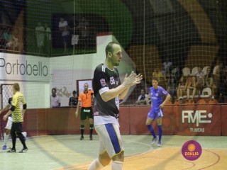 
<a style='margin-left: 5px;' class='btn btn-xs btn-social btn-facebook' href='https://www.facebook.com/sharer/sharer.php?u=https://www.boladovale.com.br/imgs/800-800-90/conteudo/fotos/1434/img7532.jpg' rel='popup' data-width='500' data-height='400'><i class='fa fa-facebook'></i>Compartilhar <span class='hidden-xs'>no Facebook</span>
</a> 
<a class='btn btn-default btn-xs' target='_blank' href='imgs/800-800-90/conteudo/fotos/1434/img7532.jpg'>
<span class='glyphicon glyphicon-cloud-download'></span> Salvar
</a> 
<span></span>