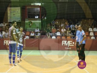
<a style='margin-left: 5px;' class='btn btn-xs btn-social btn-facebook' href='https://www.facebook.com/sharer/sharer.php?u=https://www.boladovale.com.br/imgs/800-800-90/conteudo/fotos/1434/img7549.jpg' rel='popup' data-width='500' data-height='400'><i class='fa fa-facebook'></i>Compartilhar <span class='hidden-xs'>no Facebook</span>
</a> 
<a class='btn btn-default btn-xs' target='_blank' href='imgs/800-800-90/conteudo/fotos/1434/img7549.jpg'>
<span class='glyphicon glyphicon-cloud-download'></span> Salvar
</a> 
<span></span>