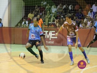 
<a style='margin-left: 5px;' class='btn btn-xs btn-social btn-facebook' href='https://www.facebook.com/sharer/sharer.php?u=https://www.boladovale.com.br/imgs/800-800-90/conteudo/fotos/1434/img7575.jpg' rel='popup' data-width='500' data-height='400'><i class='fa fa-facebook'></i>Compartilhar <span class='hidden-xs'>no Facebook</span>
</a> 
<a class='btn btn-default btn-xs' target='_blank' href='imgs/800-800-90/conteudo/fotos/1434/img7575.jpg'>
<span class='glyphicon glyphicon-cloud-download'></span> Salvar
</a> 
<span></span>