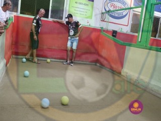 
<a style='margin-left: 5px;' class='btn btn-xs btn-social btn-facebook' href='https://www.facebook.com/sharer/sharer.php?u=https://www.boladovale.com.br/imgs/800-800-90/conteudo/fotos/1436/img7799.jpg' rel='popup' data-width='500' data-height='400'><i class='fa fa-facebook'></i>Compartilhar <span class='hidden-xs'>no Facebook</span>
</a> 
<a class='btn btn-default btn-xs' target='_blank' href='imgs/800-800-90/conteudo/fotos/1436/img7799.jpg'>
<span class='glyphicon glyphicon-cloud-download'></span> Salvar
</a> 
<span></span>