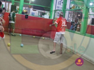 
<a style='margin-left: 5px;' class='btn btn-xs btn-social btn-facebook' href='https://www.facebook.com/sharer/sharer.php?u=https://www.boladovale.com.br/imgs/800-800-90/conteudo/fotos/1436/img7811.jpg' rel='popup' data-width='500' data-height='400'><i class='fa fa-facebook'></i>Compartilhar <span class='hidden-xs'>no Facebook</span>
</a> 
<a class='btn btn-default btn-xs' target='_blank' href='imgs/800-800-90/conteudo/fotos/1436/img7811.jpg'>
<span class='glyphicon glyphicon-cloud-download'></span> Salvar
</a> 
<span></span>