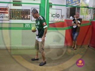 
<a style='margin-left: 5px;' class='btn btn-xs btn-social btn-facebook' href='https://www.facebook.com/sharer/sharer.php?u=https://www.boladovale.com.br/imgs/800-800-90/conteudo/fotos/1436/img7812.jpg' rel='popup' data-width='500' data-height='400'><i class='fa fa-facebook'></i>Compartilhar <span class='hidden-xs'>no Facebook</span>
</a> 
<a class='btn btn-default btn-xs' target='_blank' href='imgs/800-800-90/conteudo/fotos/1436/img7812.jpg'>
<span class='glyphicon glyphicon-cloud-download'></span> Salvar
</a> 
<span></span>