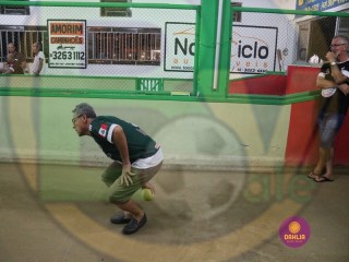 
<a style='margin-left: 5px;' class='btn btn-xs btn-social btn-facebook' href='https://www.facebook.com/sharer/sharer.php?u=https://www.boladovale.com.br/imgs/800-800-90/conteudo/fotos/1436/img7813.jpg' rel='popup' data-width='500' data-height='400'><i class='fa fa-facebook'></i>Compartilhar <span class='hidden-xs'>no Facebook</span>
</a> 
<a class='btn btn-default btn-xs' target='_blank' href='imgs/800-800-90/conteudo/fotos/1436/img7813.jpg'>
<span class='glyphicon glyphicon-cloud-download'></span> Salvar
</a> 
<span></span>
