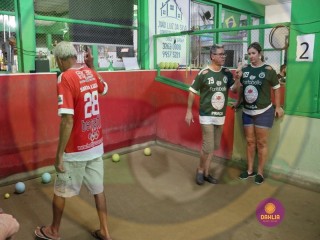 
<a style='margin-left: 5px;' class='btn btn-xs btn-social btn-facebook' href='https://www.facebook.com/sharer/sharer.php?u=https://www.boladovale.com.br/imgs/800-800-90/conteudo/fotos/1436/img7817.jpg' rel='popup' data-width='500' data-height='400'><i class='fa fa-facebook'></i>Compartilhar <span class='hidden-xs'>no Facebook</span>
</a> 
<a class='btn btn-default btn-xs' target='_blank' href='imgs/800-800-90/conteudo/fotos/1436/img7817.jpg'>
<span class='glyphicon glyphicon-cloud-download'></span> Salvar
</a> 
<span></span>