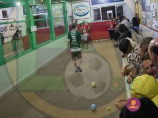 
<a style='margin-left: 5px;' class='btn btn-xs btn-social btn-facebook' href='https://www.facebook.com/sharer/sharer.php?u=https://www.boladovale.com.br/imgs/800-800-90/conteudo/fotos/1436/img7828.jpg' rel='popup' data-width='500' data-height='400'><i class='fa fa-facebook'></i>Compartilhar <span class='hidden-xs'>no Facebook</span>
</a> 
<a class='btn btn-default btn-xs' target='_blank' href='imgs/800-800-90/conteudo/fotos/1436/img7828.jpg'>
<span class='glyphicon glyphicon-cloud-download'></span> Salvar
</a> 
<span></span>