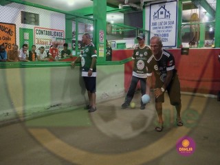 
<a style='margin-left: 5px;' class='btn btn-xs btn-social btn-facebook' href='https://www.facebook.com/sharer/sharer.php?u=https://www.boladovale.com.br/imgs/800-800-90/conteudo/fotos/1436/img7842.jpg' rel='popup' data-width='500' data-height='400'><i class='fa fa-facebook'></i>Compartilhar <span class='hidden-xs'>no Facebook</span>
</a> 
<a class='btn btn-default btn-xs' target='_blank' href='imgs/800-800-90/conteudo/fotos/1436/img7842.jpg'>
<span class='glyphicon glyphicon-cloud-download'></span> Salvar
</a> 
<span></span>