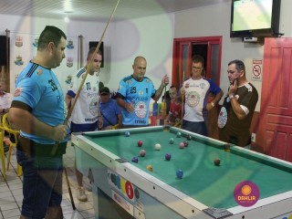 
<a style='margin-left: 5px;' class='btn btn-xs btn-social btn-facebook' href='https://www.facebook.com/sharer/sharer.php?u=https://www.boladovale.com.br/imgs/800-800-90/conteudo/fotos/1437/img7897.jpg' rel='popup' data-width='500' data-height='400'><i class='fa fa-facebook'></i>Compartilhar <span class='hidden-xs'>no Facebook</span>
</a> 
<a class='btn btn-default btn-xs' target='_blank' href='imgs/800-800-90/conteudo/fotos/1437/img7897.jpg'>
<span class='glyphicon glyphicon-cloud-download'></span> Salvar
</a> 
<span></span>