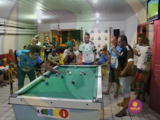 
<a style='margin-left: 5px;' class='btn btn-xs btn-social btn-facebook' href='https://www.facebook.com/sharer/sharer.php?u=https://www.boladovale.com.br/imgs/800-800-90/conteudo/fotos/1437/img7899.jpg' rel='popup' data-width='500' data-height='400'><i class='fa fa-facebook'></i>Compartilhar <span class='hidden-xs'>no Facebook</span>
</a> 
<a class='btn btn-default btn-xs' target='_blank' href='imgs/800-800-90/conteudo/fotos/1437/img7899.jpg'>
<span class='glyphicon glyphicon-cloud-download'></span> Salvar
</a> 
<span></span>