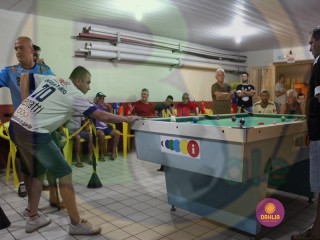 
<a style='margin-left: 5px;' class='btn btn-xs btn-social btn-facebook' href='https://www.facebook.com/sharer/sharer.php?u=https://www.boladovale.com.br/imgs/800-800-90/conteudo/fotos/1437/img7905.jpg' rel='popup' data-width='500' data-height='400'><i class='fa fa-facebook'></i>Compartilhar <span class='hidden-xs'>no Facebook</span>
</a> 
<a class='btn btn-default btn-xs' target='_blank' href='imgs/800-800-90/conteudo/fotos/1437/img7905.jpg'>
<span class='glyphicon glyphicon-cloud-download'></span> Salvar
</a> 
<span></span>