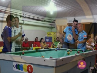 
<a style='margin-left: 5px;' class='btn btn-xs btn-social btn-facebook' href='https://www.facebook.com/sharer/sharer.php?u=https://www.boladovale.com.br/imgs/800-800-90/conteudo/fotos/1437/img7907.jpg' rel='popup' data-width='500' data-height='400'><i class='fa fa-facebook'></i>Compartilhar <span class='hidden-xs'>no Facebook</span>
</a> 
<a class='btn btn-default btn-xs' target='_blank' href='imgs/800-800-90/conteudo/fotos/1437/img7907.jpg'>
<span class='glyphicon glyphicon-cloud-download'></span> Salvar
</a> 
<span></span>