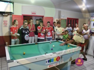 
<a style='margin-left: 5px;' class='btn btn-xs btn-social btn-facebook' href='https://www.facebook.com/sharer/sharer.php?u=https://www.boladovale.com.br/imgs/800-800-90/conteudo/fotos/1437/img7923.jpg' rel='popup' data-width='500' data-height='400'><i class='fa fa-facebook'></i>Compartilhar <span class='hidden-xs'>no Facebook</span>
</a> 
<a class='btn btn-default btn-xs' target='_blank' href='imgs/800-800-90/conteudo/fotos/1437/img7923.jpg'>
<span class='glyphicon glyphicon-cloud-download'></span> Salvar
</a> 
<span></span>