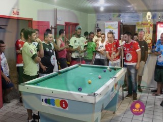 
<a style='margin-left: 5px;' class='btn btn-xs btn-social btn-facebook' href='https://www.facebook.com/sharer/sharer.php?u=https://www.boladovale.com.br/imgs/800-800-90/conteudo/fotos/1437/img7944.jpg' rel='popup' data-width='500' data-height='400'><i class='fa fa-facebook'></i>Compartilhar <span class='hidden-xs'>no Facebook</span>
</a> 
<a class='btn btn-default btn-xs' target='_blank' href='imgs/800-800-90/conteudo/fotos/1437/img7944.jpg'>
<span class='glyphicon glyphicon-cloud-download'></span> Salvar
</a> 
<span></span>